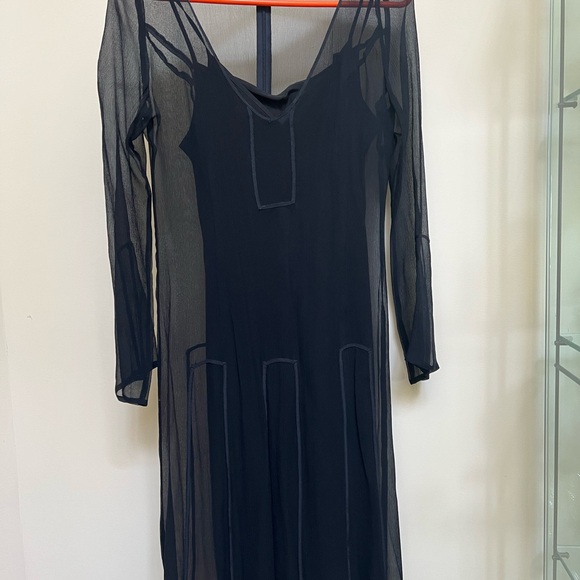 Black dress - Picture 2 of 3